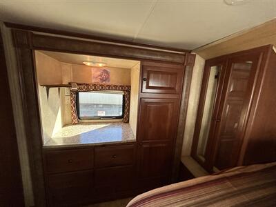 2012 Cruiser RV Viewfinder 28RLSS   - Photo 13 - Oregon City, OR 97045