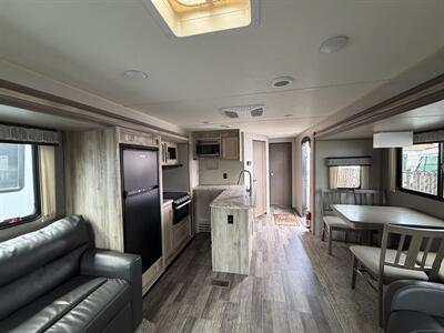 2021 Coachmen Catalina 333RETS - Photo 5 - Oregon City, OR 97045