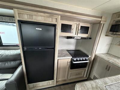 2021 Coachmen Catalina 333RETS - Photo 10 - Oregon City, OR 97045
