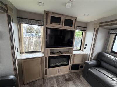 2021 Coachmen Catalina 333RETS - Photo 7 - Oregon City, OR 97045