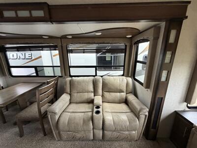 2018 Keystone Cougar 344MKS - Photo 9 - Oregon City, OR 97045