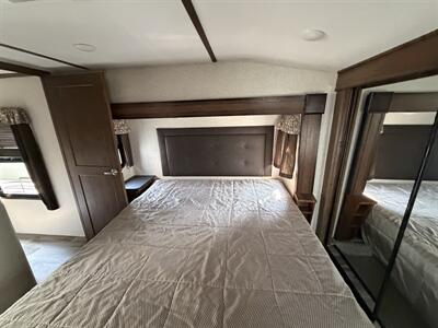 2018 Keystone Cougar 344MKS - Photo 18 - Oregon City, OR 97045