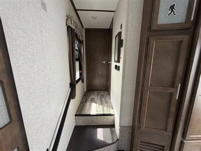 2018 Keystone Cougar 344MKS - Photo 17 - Oregon City, OR 97045