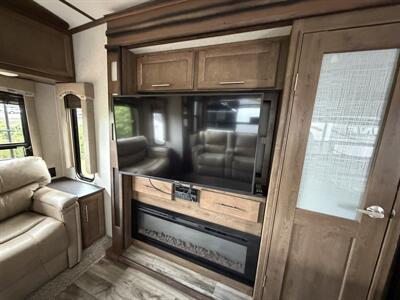 2018 Keystone Cougar 344MKS - Photo 11 - Oregon City, OR 97045