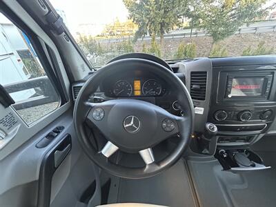 2016 Winnebago Navion 24J   - Photo 5 - Oregon City, OR 97045