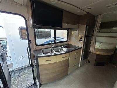 2016 Winnebago Navion 24J   - Photo 10 - Oregon City, OR 97045