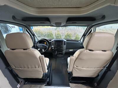 2016 Winnebago Navion 24J   - Photo 6 - Oregon City, OR 97045