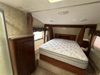 2013 Keystone Cougar 244RLS   - Photo 12 - Oregon City, OR 97045