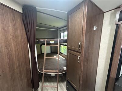 2017 Keystone Aerolite 242BHSL   - Photo 9 - Oregon City, OR 97045