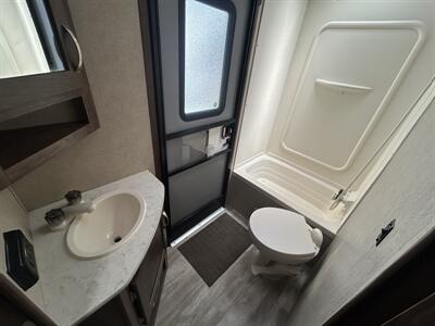 2017 Keystone Aerolite 242BHSL   - Photo 14 - Oregon City, OR 97045
