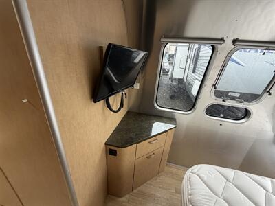 2016 Airstream Flying Cloud 26U - Photo 18 - Oregon City, OR 97045