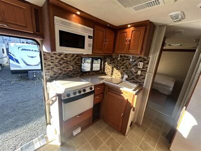 2004 Bigfoot M27 D-Slide   - Photo 9 - Oregon City, OR 97045