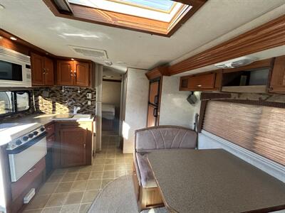 2004 Bigfoot M27 D-Slide   - Photo 5 - Oregon City, OR 97045