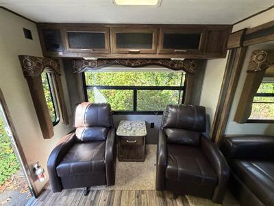 2015 Keystone Cougar 28RLSWE - Photo 6 - Oregon City, OR 97045