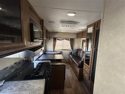 2017 Forest River Wildwood 191RDXL   - Photo 4 - Oregon City, OR 97045