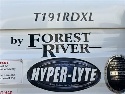 2017 Forest River Wildwood 191RDXL   - Photo 3 - Oregon City, OR 97045