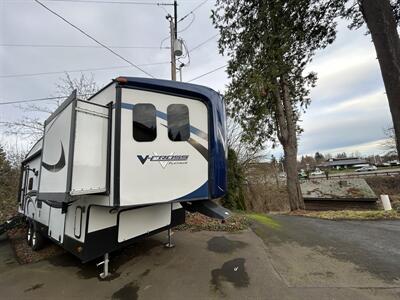 2014 Forest River V-Cross 275VRL   - Photo 3 - Oregon City, OR 97045