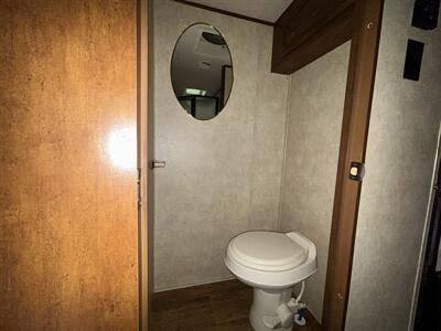 2014 Forest River V-Cross 275VRL   - Photo 12 - Oregon City, OR 97045