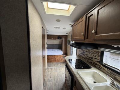2015 Venture RV Sonic 170 - Photo 5 - Oregon City, OR 97045