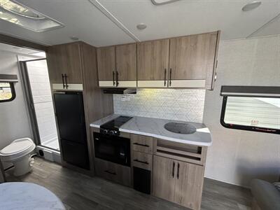 2023 Grand Design Imagine 15RB   - Photo 8 - Oregon City, OR 97045