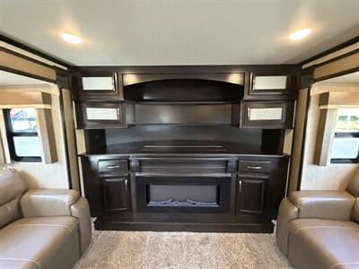 2018 Grand Design Momentum 376TH   - Photo 8 - Oregon City, OR 97045