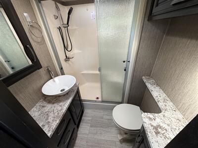 2018 Grand Design Momentum 376TH   - Photo 21 - Oregon City, OR 97045