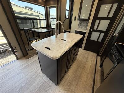 2018 Grand Design Momentum 376TH   - Photo 14 - Oregon City, OR 97045