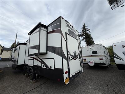 2018 Grand Design Momentum 376TH   - Photo 24 - Oregon City, OR 97045