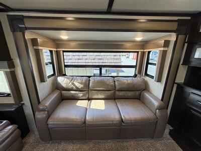 2018 Grand Design Momentum 376TH   - Photo 7 - Oregon City, OR 97045