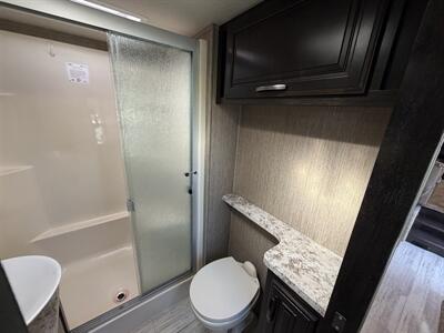 2018 Grand Design Momentum 376TH   - Photo 23 - Oregon City, OR 97045