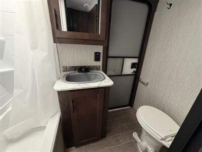 2020 Forest River Cherokee 294BH   - Photo 15 - Oregon City, OR 97045