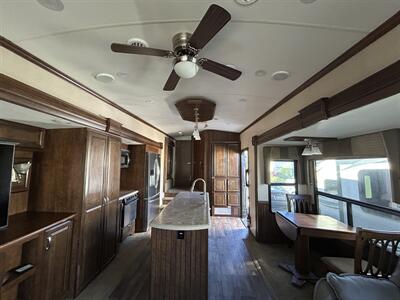 2015 Forest River Cardinal 3850   - Photo 7 - Oregon City, OR 97045