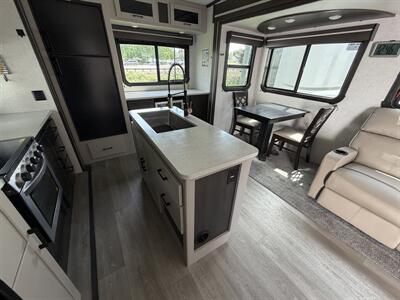 2021 Keystone Cruiser Aire 28RD   - Photo 12 - Oregon City, OR 97045