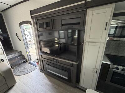 2021 Keystone Cruiser Aire 28RD   - Photo 7 - Oregon City, OR 97045