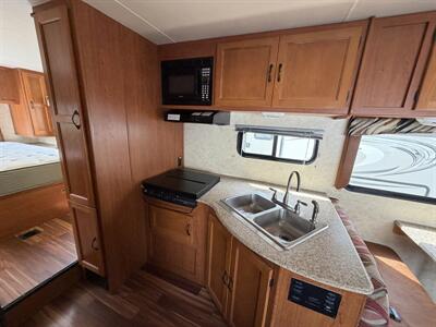2012 Coachmen Freelander 28QB   - Photo 11 - Oregon City, OR 97045