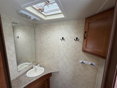 2012 Coachmen Freelander 28QB   - Photo 16 - Oregon City, OR 97045