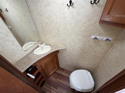 2012 Coachmen Freelander 28QB   - Photo 17 - Oregon City, OR 97045