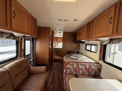 2012 Coachmen Freelander 28QB   - Photo 7 - Oregon City, OR 97045