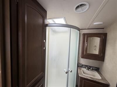 2016 Forest River Heritage Glen 272RL   - Photo 19 - Oregon City, OR 97045