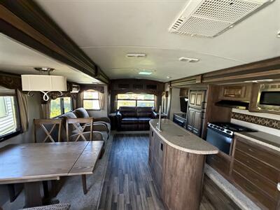 2015 Keystone Cougar 30RLI - Photo 7 - Oregon City, OR 97045