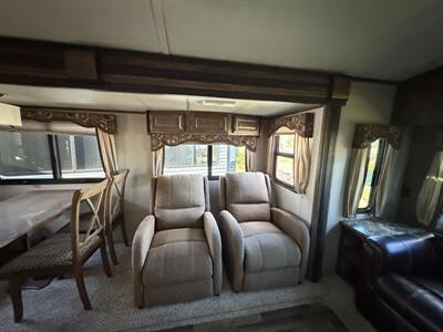 2015 Keystone Cougar 30RLI - Photo 9 - Oregon City, OR 97045