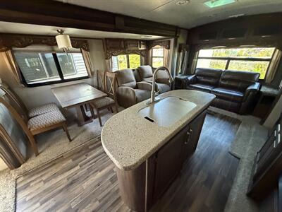 2015 Keystone Cougar 30RLI - Photo 16 - Oregon City, OR 97045
