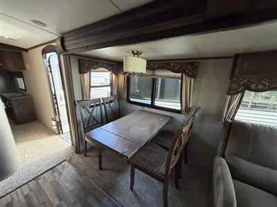 2015 Keystone Cougar 30RLI - Photo 12 - Oregon City, OR 97045