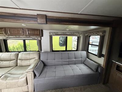 2018 Keystone Cougar 28RLSWE   - Photo 8 - Oregon City, OR 97045