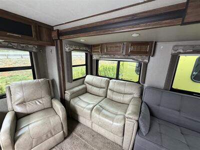 2018 Keystone Cougar 28RLSWE   - Photo 7 - Oregon City, OR 97045