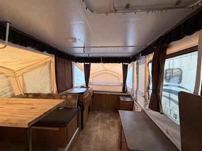 2013 Forest River Flagstaff Mac 23SC   - Photo 5 - Oregon City, OR 97045