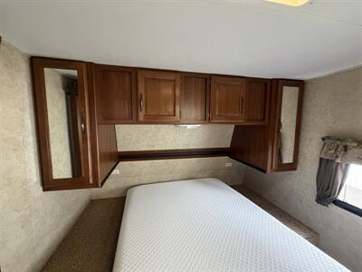 2013 Keystone Cougar 32RESWE - Photo 13 - Oregon City, OR 97045