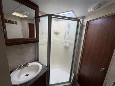 2013 Keystone Cougar 32RESWE - Photo 15 - Oregon City, OR 97045