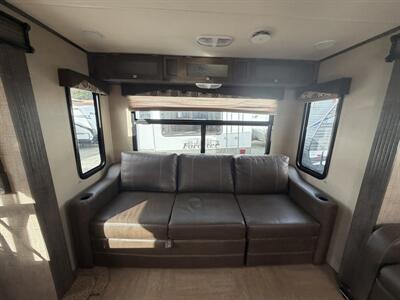 2015 Keystone Kodiak 331RLSL - Photo 8 - Oregon City, OR 97045