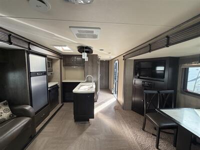 2015 Keystone Kodiak 331RLSL - Photo 7 - Oregon City, OR 97045